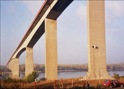 Most preko Dunava kod Beške